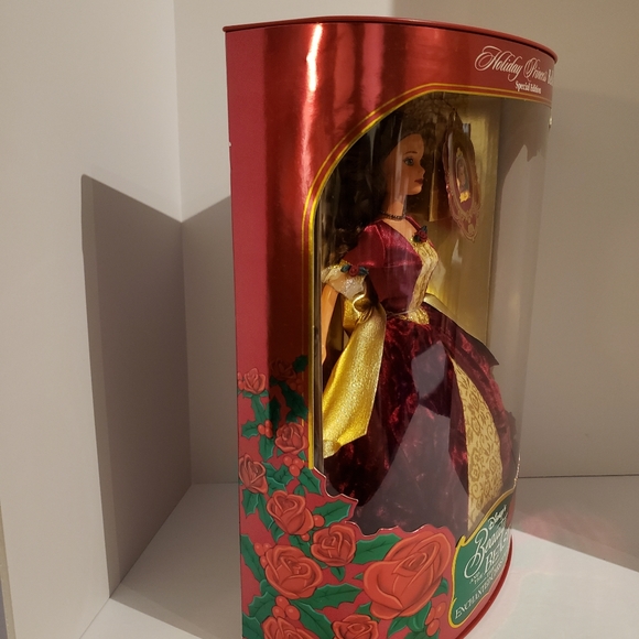 Disney's Beauty and the Beast Holiday Princess Belle doll Enchanted Chri… - Picture 4 of 10